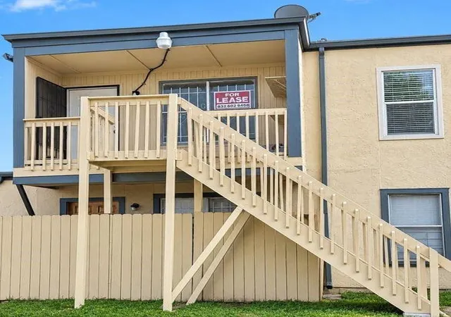 Condo for sale at 9898 Club Crk Dr #1613, Houston, TX 77036 | MLS# 86706352