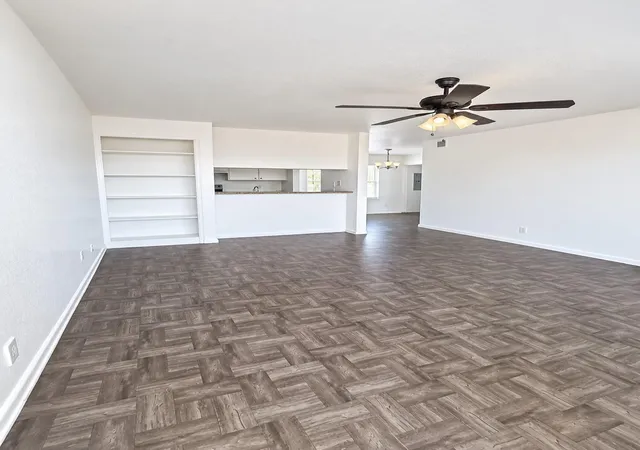 Photo 2 of Condo for sale at 9898 Club Crk Dr #1613, Houston, TX 77036 | MLS# 86706352 | Listing updated on 2026-09-22