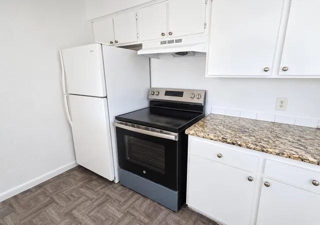 Listing Photo 4 - Condo for sale in building located at 9898 Clb Creek Dr, Houston, TX 77036 - Unit #1613