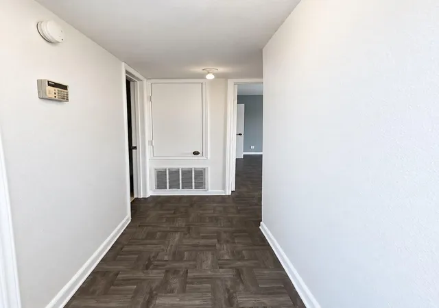 Listing Photo 5 - Condo for sale in building located at 9898 Clb Creek Dr, Houston, TX 77036 - Unit #1613
