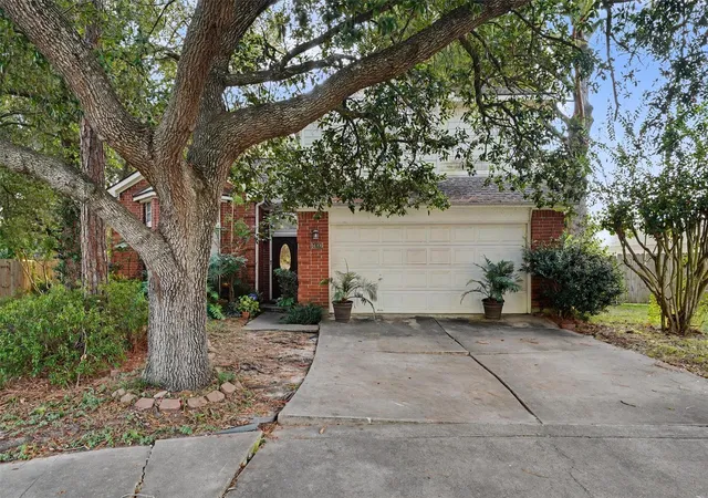 Photo 1 of Sale Pending at 14206 Orchard Farms Ln, Houston, TX 77062 | MLS# 98799707 | Listing updated on 2026-09-15