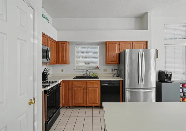 Photo 3 of Sale Pending at 14206 Orchard Farms Ln, Houston, TX 77062 | MLS# 98799707 | Listing updated on 2026-09-15