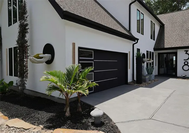 Photo 2 of Single family home for sale at 38 Fairway Park, Montgomery, TX 77356 | MLS# 23215937 | Listing updated on 2026-09-20