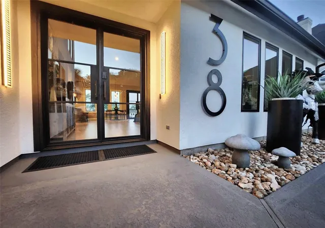 Photo 3 of Single family home for sale at 38 Fairway Park, Montgomery, TX 77356 | MLS# 23215937 | Listing updated on 2026-09-20