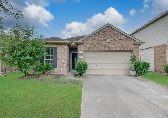 Photo 2 of Single family home for sale at 12727 Silver Winter Trl, Houston, TX 77014 | MLS# 56739344 | Listing updated on 2026-10-05