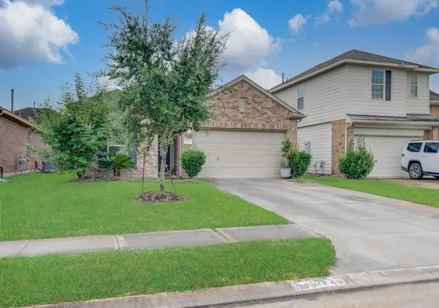 Photo 3 of Single family home for sale at 12727 Silver Winter Trl, Houston, TX 77014 | MLS# 56739344 | Listing updated on 2026-10-05