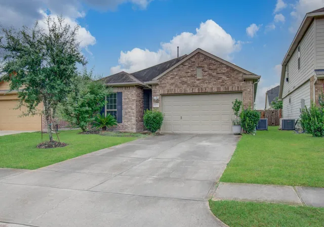Photo 4 of Single family home for sale at 12727 Silver Winter Trl, Houston, TX 77014 | MLS# 56739344 | Listing updated on 2026-10-05