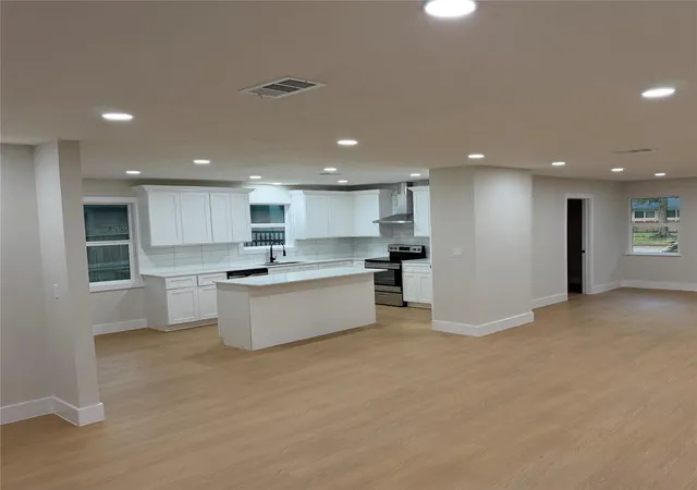 Single family home for sale at 11410 Braewick Dr, Houston, TX 77035 | MLS# 76175604