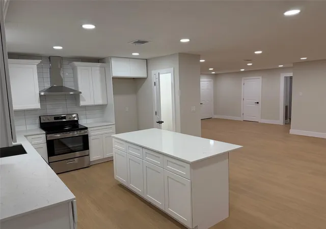 Photo 3 of Single family home for sale at 11410 Braewick Dr, Houston, TX 77035 | MLS# 76175604 | Listing updated on 2026-09-24