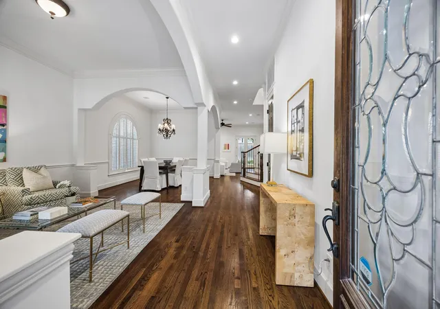 Photo 1 of Single family home for sale at 2214 Driscoll St, Houston, TX 77019 | MLS# 7308026 | Listing updated on 2026-09-24