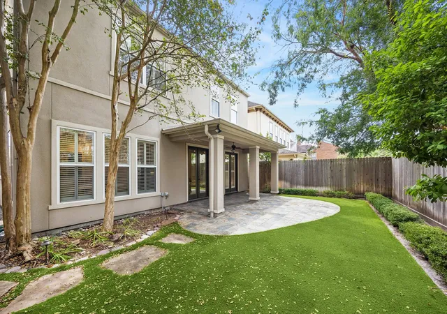 Photo 4 of Single family home for sale at 2214 Driscoll St, Houston, TX 77019 | MLS# 7308026 | Listing updated on 2026-09-24