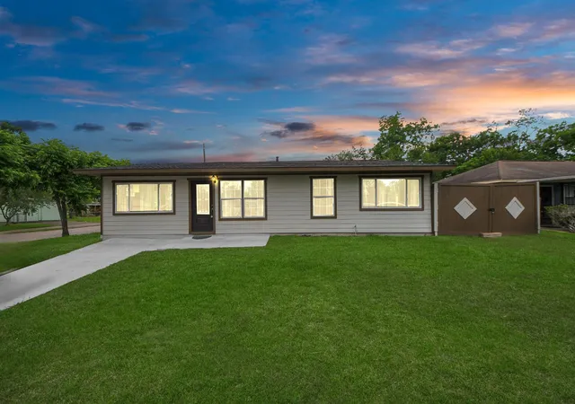 Photo 1 of Multi family home for sale at 5903 Belneath St, Houston, TX 77033 | MLS# 4686788 | Listing updated on 2026-09-16