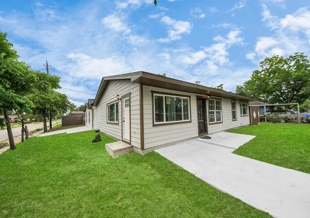 Photo 3 of Multi family home for sale at 5903 Belneath St, Houston, TX 77033 | MLS# 4686788 | Listing updated on 2026-09-16