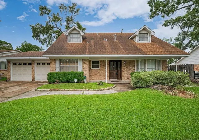 Photo 1 of Single family home for sale at 13351 Oak Leaf Ln, Houston, TX 77015 | MLS# 80270697 | Listing updated on 2026-09-17