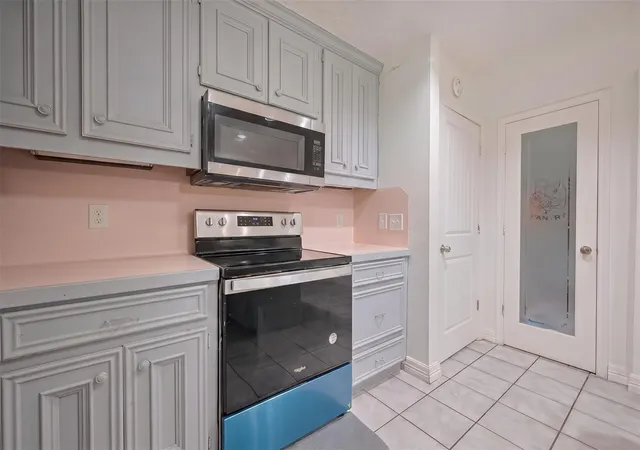 Photo 3 of Single family home for sale at 13351 Oak Leaf Ln, Houston, TX 77015 | MLS# 80270697 | Listing updated on 2026-09-17