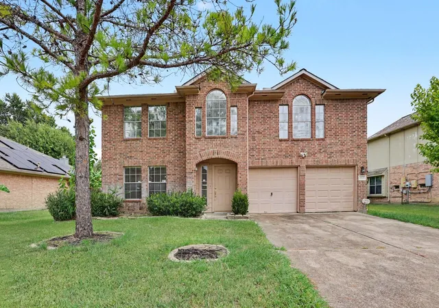 Photo 2 of Single family home for sale at 8823 Emerald Hts Ln, Houston, TX 77083 | MLS# 19172025 | Listing updated on 2026-09-21