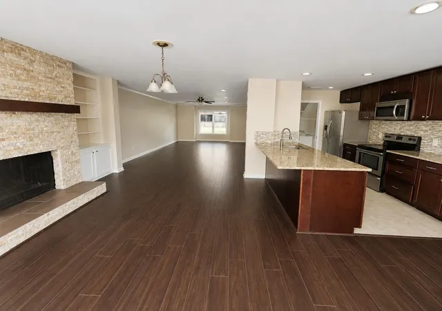 Photo 3 of Townhouse for sale at 10318 Briar Forest Dr #28/4, Houston, TX 77042 | MLS# 3793769 | Listing updated on 2026-09-05