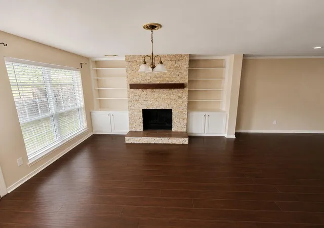Photo 4 of Townhouse for sale at 10318 Briar Forest Dr #28/4, Houston, TX 77042 | MLS# 3793769 | Listing updated on 2026-09-05