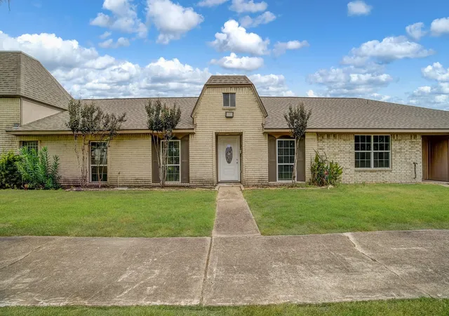 Photo 1 of Townhouse for sale at 7180 Crownwest St #7180, Houston, TX 77072 | MLS# 57144623 | Listing updated on 2026-09-09