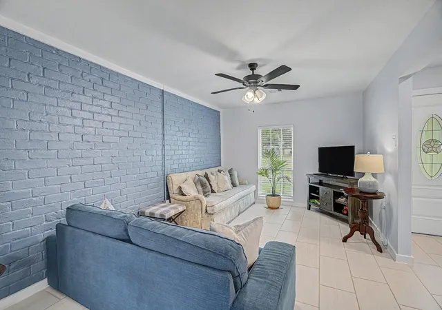 Photo 3 of Townhouse for sale at 7180 Crownwest St #7180, Houston, TX 77072 | MLS# 57144623 | Listing updated on 2026-09-09