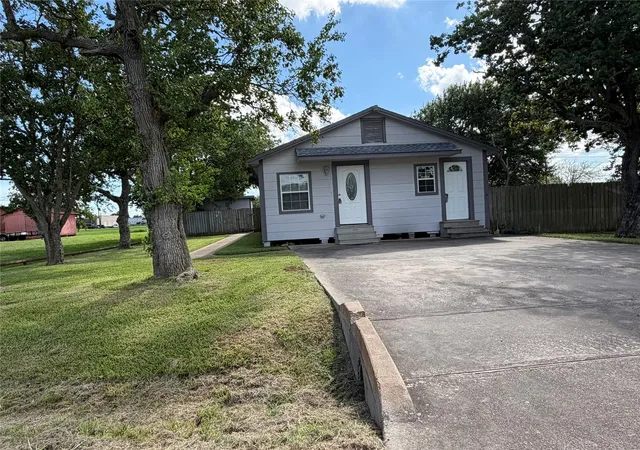Photo 3 of Single family home for sale at 211 S Ave C, Freeport, TX 77541 | MLS# 16579704 | Listing updated on 2026-09-23
