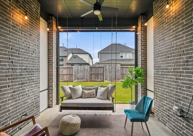 Photo 4 of Single family home for sale at 32014 Crested Knoll Ct, Fulshear, TX 77441 | MLS# 75720819 | Listing updated on 2026-10-08