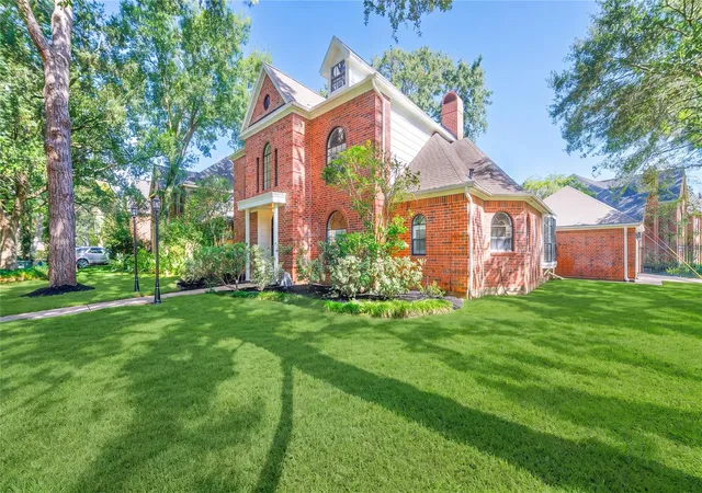 Photo 3 of Single family home for sale at 16006 Winchmore Hl Dr, Spring, TX 77379 | MLS# 74419188 | Listing updated on 2026-09-23