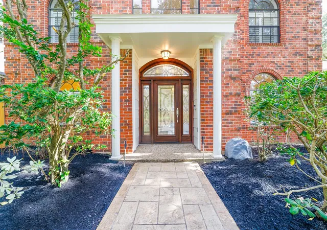 Photo 4 of Single family home for sale at 16006 Winchmore Hl Dr, Spring, TX 77379 | MLS# 74419188 | Listing updated on 2026-09-23