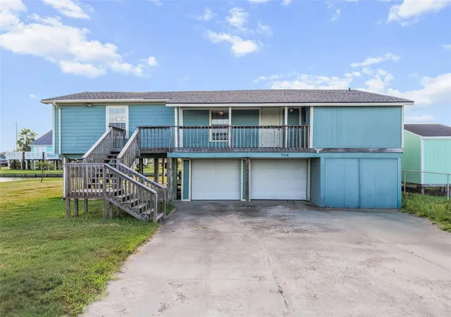 Photo 2 of Single family home for sale at 7108 E Hunter Dr, Hitchcock, TX 77563 | MLS# 67762404 | Listing updated on 2026-09-15