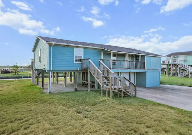 Photo 3 of Single family home for sale at 7108 E Hunter Dr, Hitchcock, TX 77563 | MLS# 67762404 | Listing updated on 2026-09-15