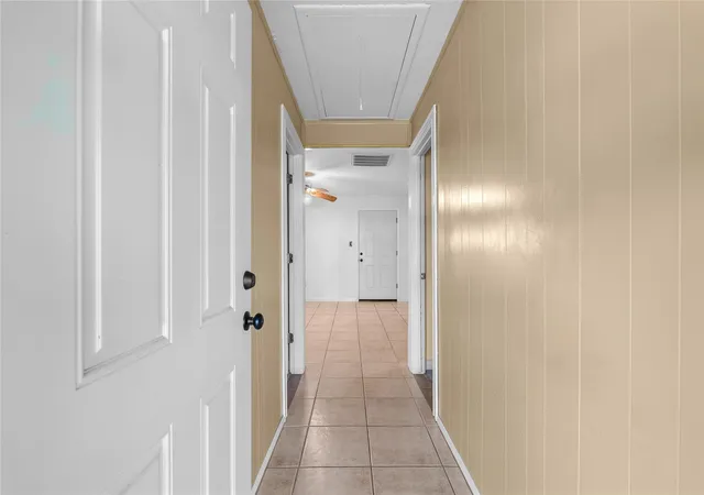 Photo 4 of Single family home for sale at 7108 E Hunter Dr, Hitchcock, TX 77563 | MLS# 67762404 | Listing updated on 2026-09-15
