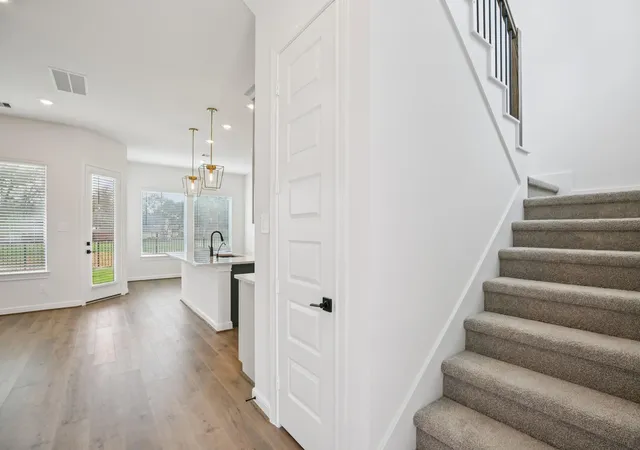 Photo 3 of Single family home for sale at 7403 Crown Cyn Dr, Atascocita, TX 77346 | MLS# 28194346 | Listing updated on 2026-09-02