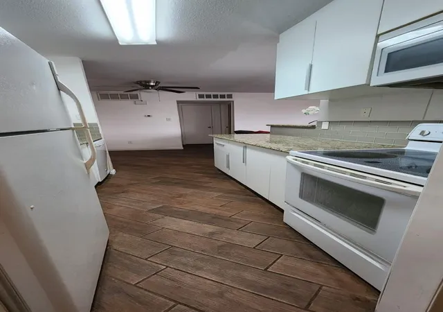 Photo 3 of Condo for sale at 10603 S Wilcrest Dr #23, Houston, TX 77099 | MLS# 42089928 | Listing updated on 2026-09-22