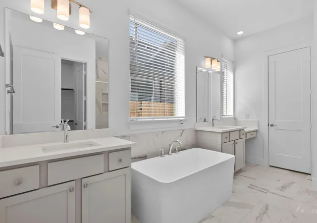 Photo 4 of Single family home for sale at 9619 Chateau Hl Dr, Manvel, TX 77578 | MLS# 76708284 | Listing updated on 2026-10-08