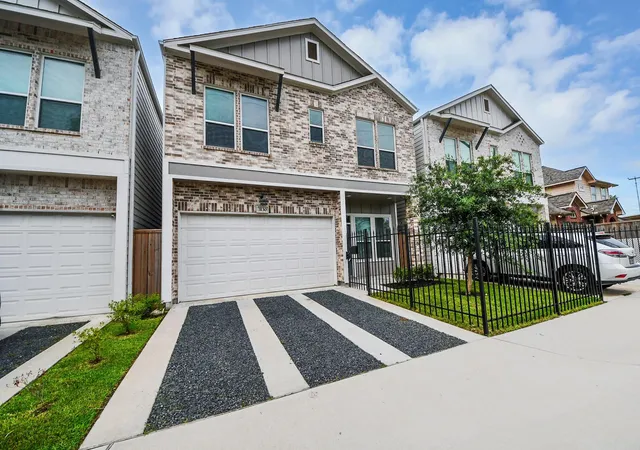 Photo 3 of Single family home for sale at 3130 Trulley St, Houston, TX 77004 | MLS# 20749613 | Listing updated on 2026-09-01