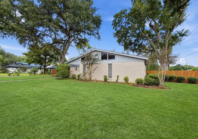 Photo 3 of Sale Pending at 3135 Main Ave, Rosenberg, TX 77471 | MLS# 97659209 | Listing updated on 2026-09-24