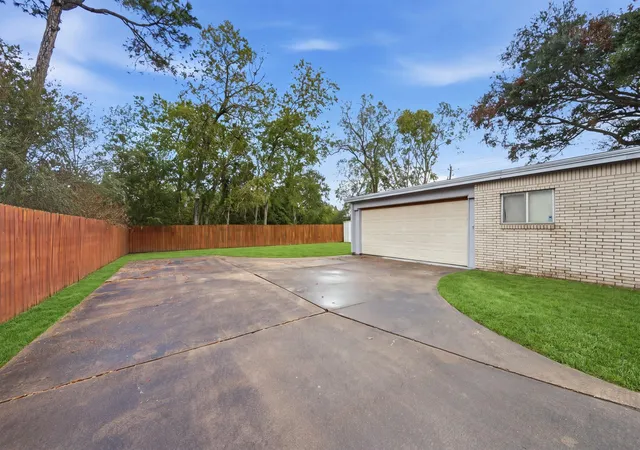 Photo 4 of Sale Pending at 3135 Main Ave, Rosenberg, TX 77471 | MLS# 97659209 | Listing updated on 2026-09-24