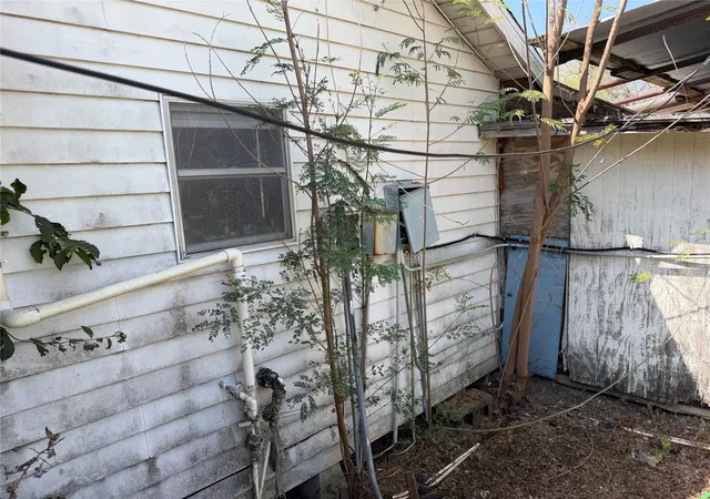 Photo 2 of Single family home for sale at 420 E Ave D, Kingsville, TX 78363 | MLS# 87087605 | Listing updated on 2026-09-15