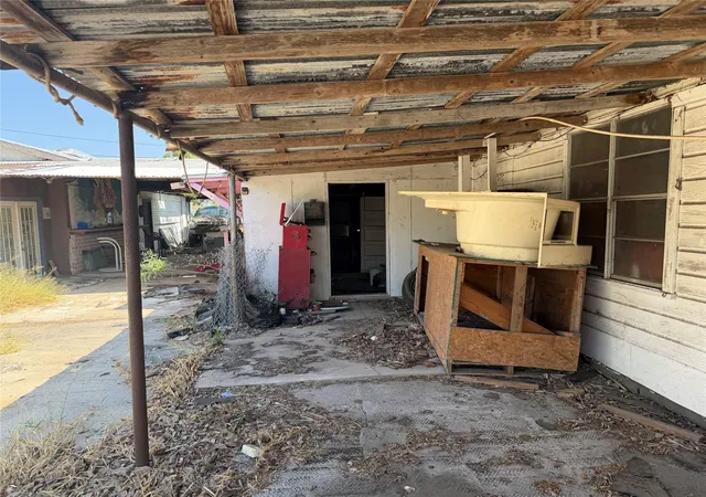 Photo 3 of Single family home for sale at 420 E Ave D, Kingsville, TX 78363 | MLS# 87087605 | Listing updated on 2026-09-15
