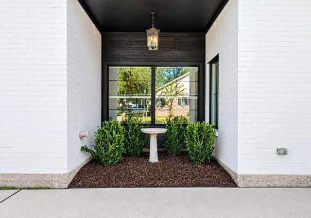 Photo 3 of Sale Pending at 3026 Country Clb Dr, Pearland, TX 77581 | MLS# 29249211 | Listing updated on 2026-10-04
