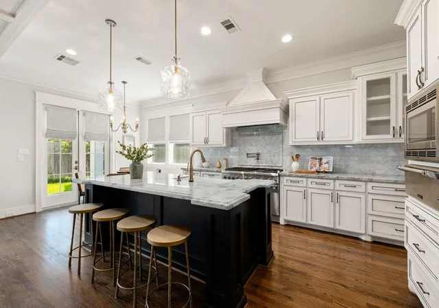 Photo 4 of Sale Pending at 6430 Rolla St, Houston, TX 77055 | MLS# 6491349 | Listing updated on 2026-09-17