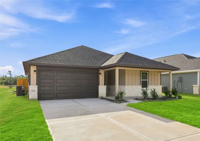 Photo 1 of Single family home for sale at 10435 Sugar Ml Dr, Conroe, TX 77306 | MLS# 31772591 | Listing updated on 2026-09-25
