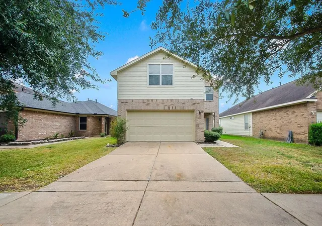 Photo 1 of Sale Pending at 1014 Vernage Rd, Houston, TX 77047 | MLS# 33938112 | Listing updated on 2026-09-26