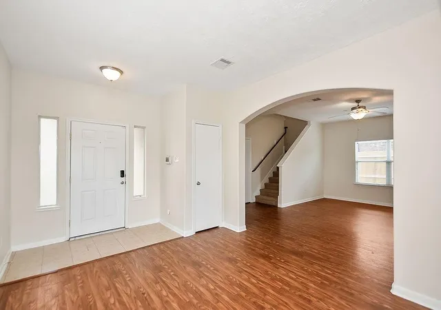 Photo 2 of Sale Pending at 1014 Vernage Rd, Houston, TX 77047 | MLS# 33938112 | Listing updated on 2026-09-26