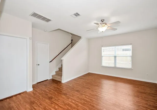 Photo 3 of Sale Pending at 1014 Vernage Rd, Houston, TX 77047 | MLS# 33938112 | Listing updated on 2026-09-26