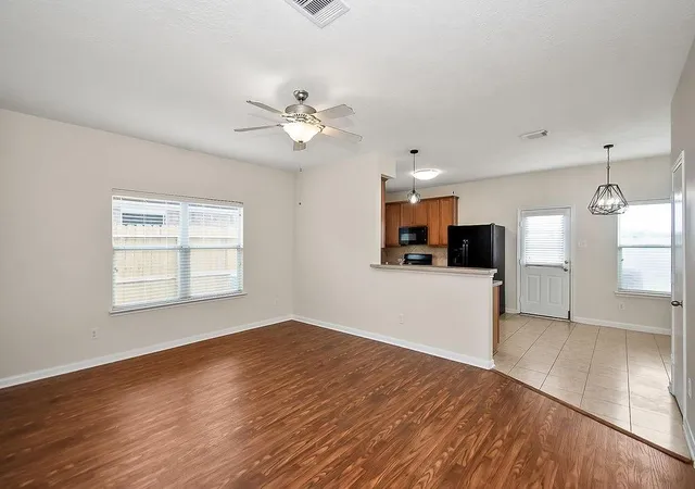 Photo 3 of Sale Pending at 1014 Vernage Rd, Houston, TX 77047 | MLS# 33938112 | Listing updated on 2026-09-26