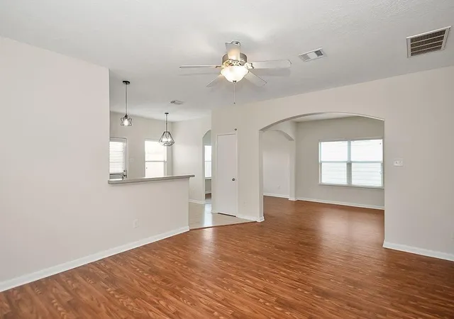 Photo 4 of Sale Pending at 1014 Vernage Rd, Houston, TX 77047 | MLS# 33938112 | Listing updated on 2026-09-26