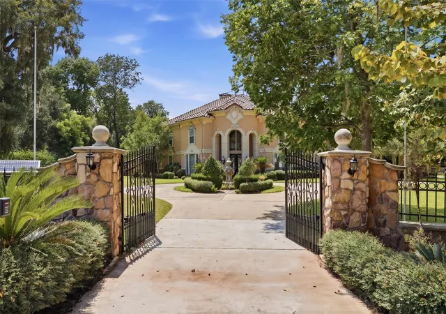 Photo 2 of Mansion for sale at 3319 Wild River Dr, Richmond, TX 77406 | MLS# 5663462 | Listing updated on 2026-09-11