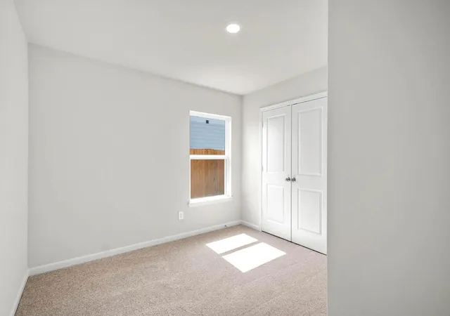 Photo 4 of Single family home for sale at 16474 Honeysuckle Hl Dr, Conroe, TX 77303 | MLS# 77869710 | Listing updated on 2026-10-09