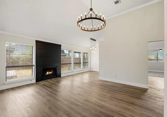 Photo 4 of Single family home for sale at 1019 Margate Ct, Pearland, TX 77584 | MLS# 77430140 | Listing updated on 2026-09-11